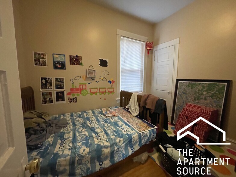 Building Photo - 3434 W Drummond Plz