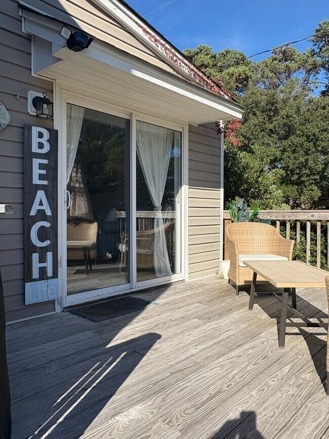 Building Photo - 2 Bedroom 2 Bath (+Bonus Bedoom) in Kill D...