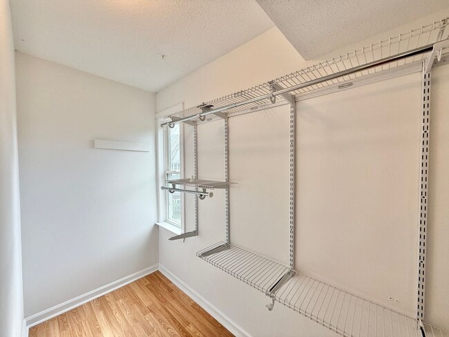 Building Photo - Newly Remodeled 2BD, 1.5BA Raleigh Condo in Prime Location with HOA Amenities