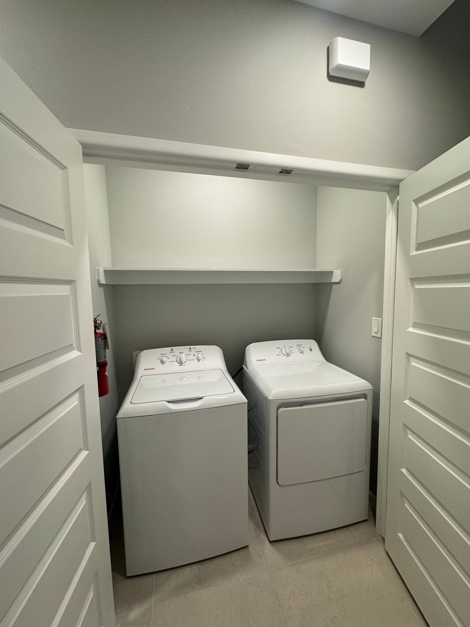 Building Photo - 608 Oriole Rd