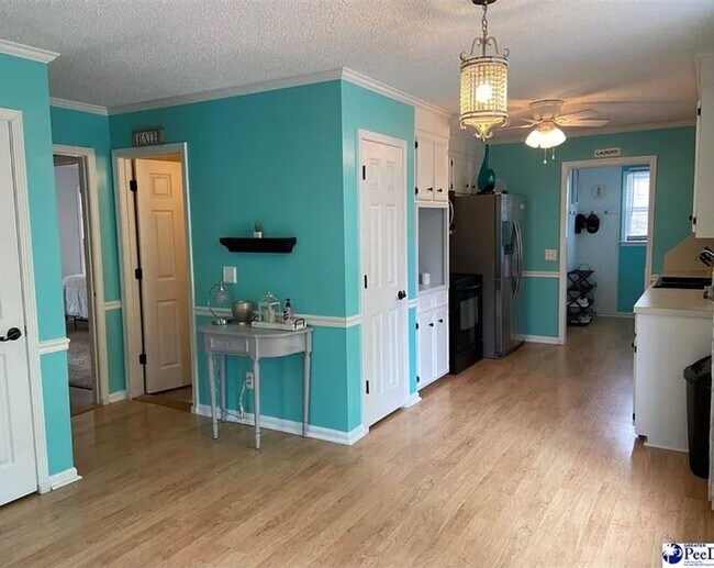Building Photo - 3 bedroom 2 bath - In the heart of Florence