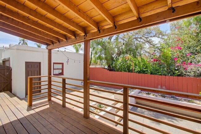 Building Photo - Historic Charm Meets Modern Living – Stunning 5 Bedroom Home on Iconic Myrtle Avenue