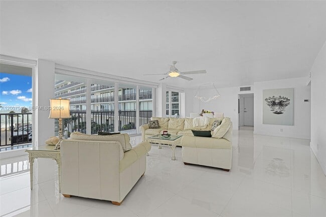 Building Photo - 4280 Galt Ocean Dr