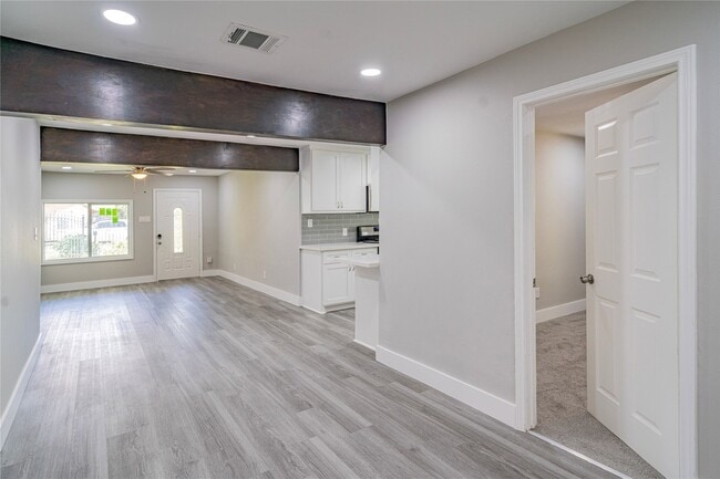 Building Photo - 5718 Cherry St