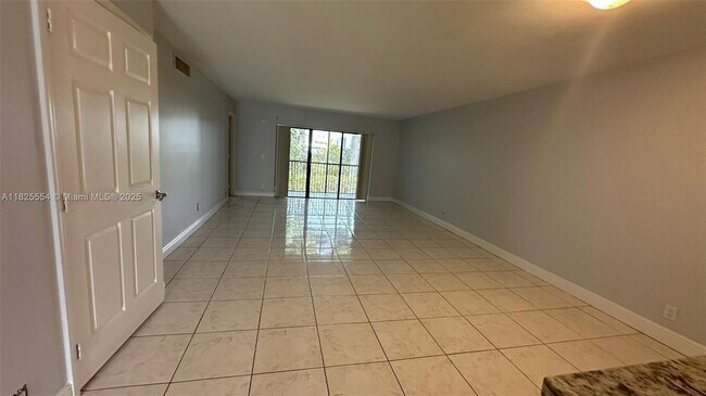 Building Photo - 16551 Blatt Blvd