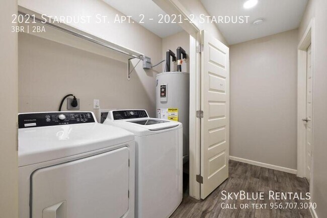 Building Photo - 2021 Stardust St