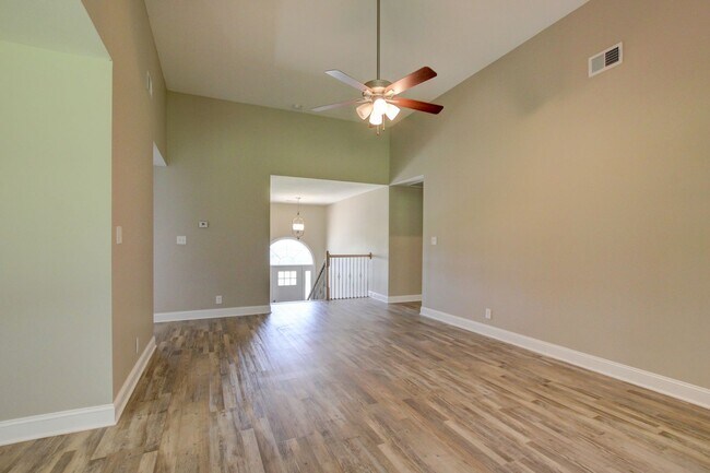 Building Photo - 1121 Cardinal Creek Dr