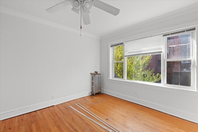 Building Photo - 2453 N Clark-2