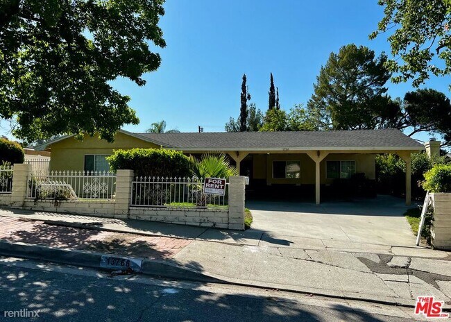 Building Photo - 5 br, 3 bath House - 13766 Paddock St