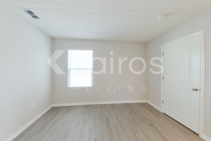 Building Photo - 8621 SW 43rd Ter
