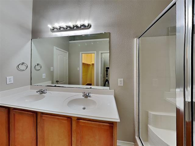 Building Photo - 8921 Highland Orchard Dr