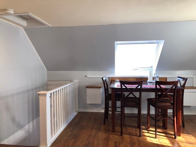 Building Photo - 43 Hillcroft Rd