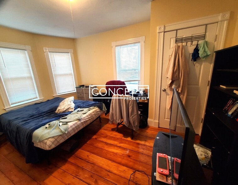 Building Photo - 2 Gilson Terrace