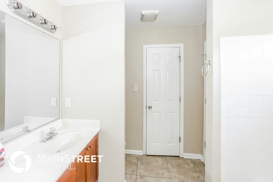 Building Photo - 13503 Willow Falls Rd