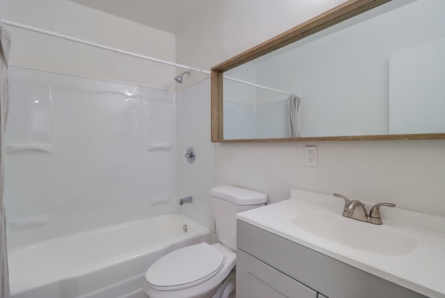 Building Photo - Hurlbut