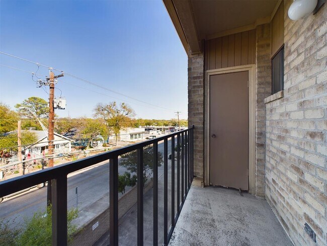 Building Photo - 3316 Guadalupe St