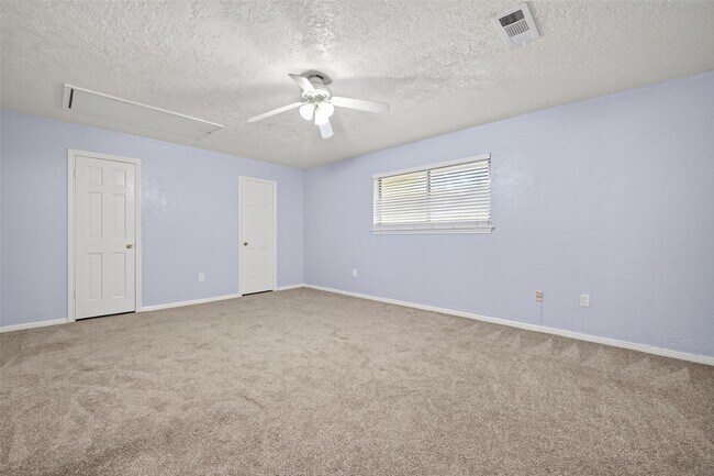 Building Photo - 8103 Oak Moss Dr