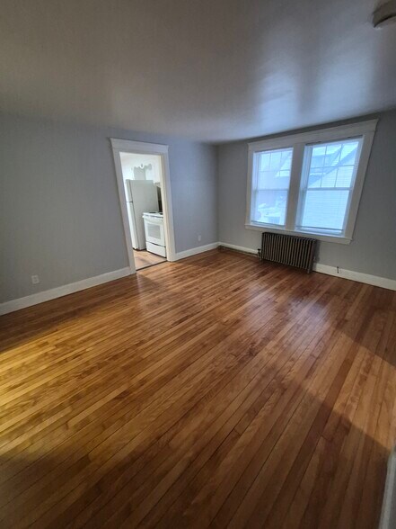 LivingRoom - 191 Main St