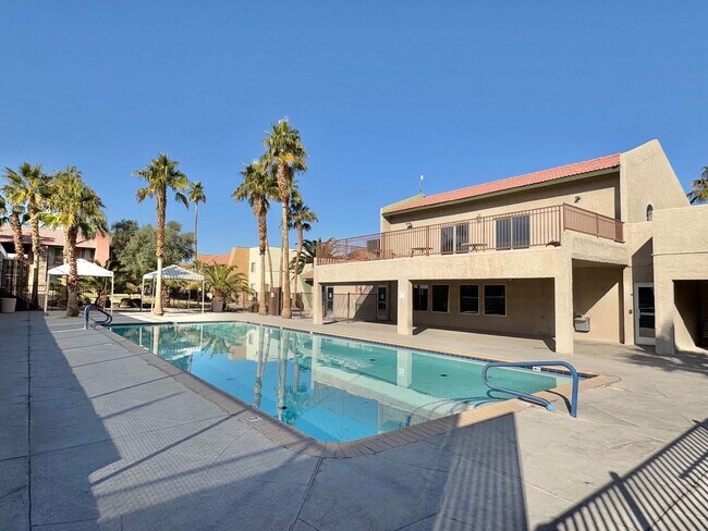 Building Photo - Charming 1-Bedroom Condo with Private Patio
