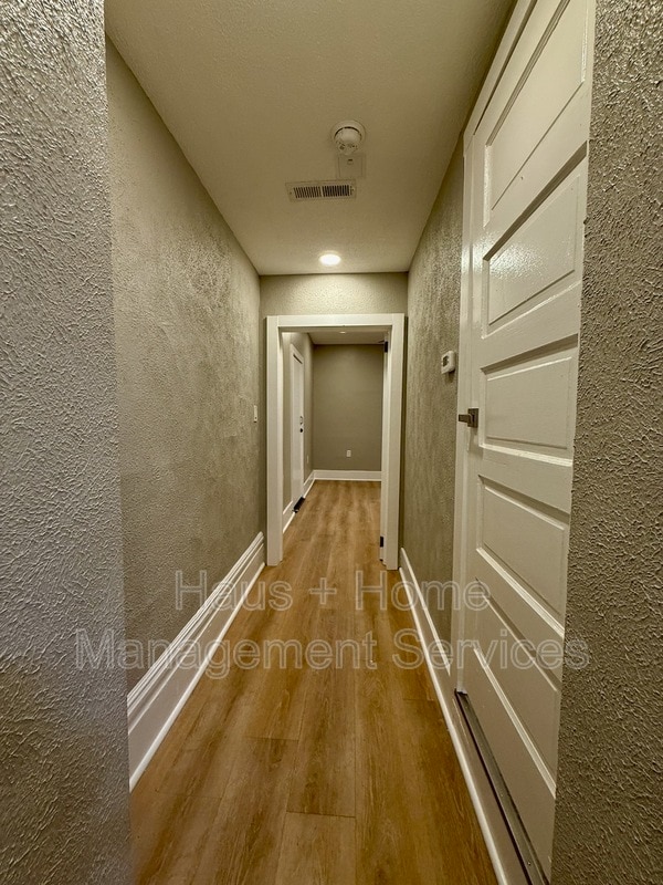 Building Photo - 906 Penn Ave