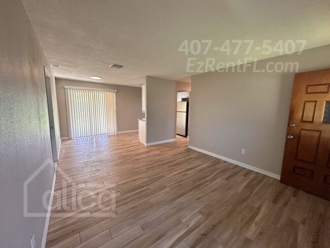 Building Photo - 2155 Aaron Ave