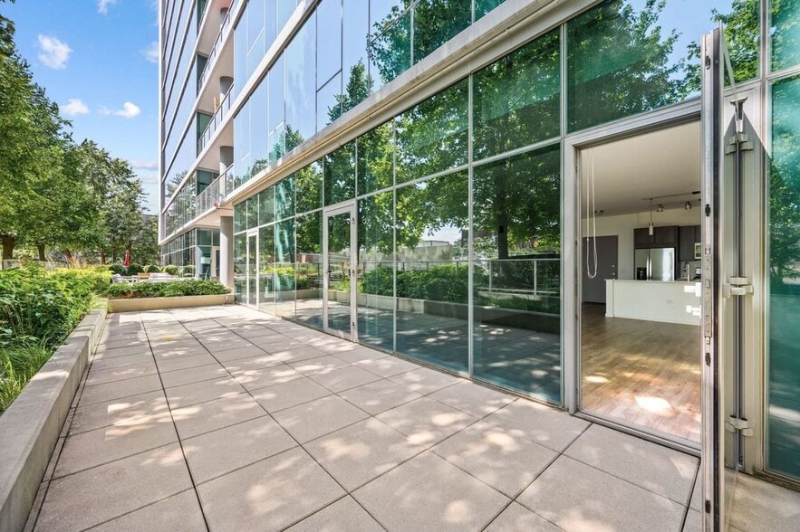 Building Photo - 3740 N Halsted St