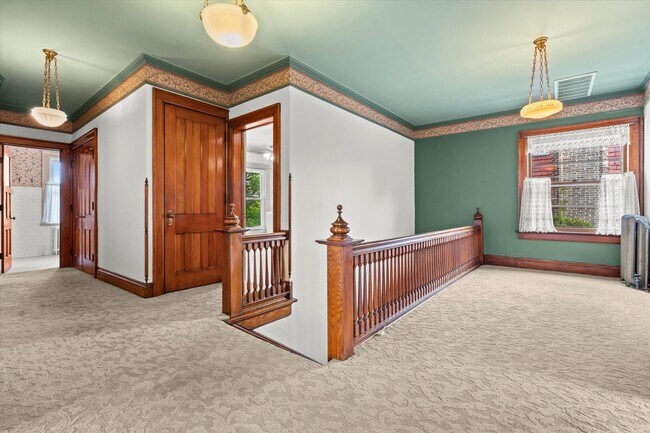 Building Photo - 2581 N Maryland Ave