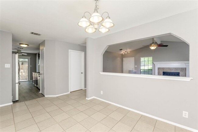 Building Photo - 816 Russet Valley Dr