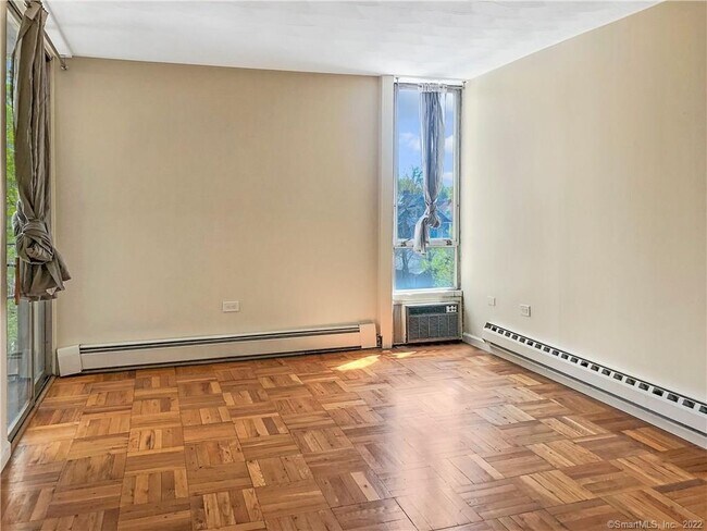 Building Photo - 87 Glenbrook Rd