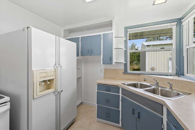 Building Photo - "Charming Spokane Retreat: Cozy 2-Bedroom ...