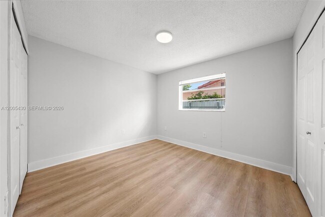 Building Photo - 31 NW 108th Ct