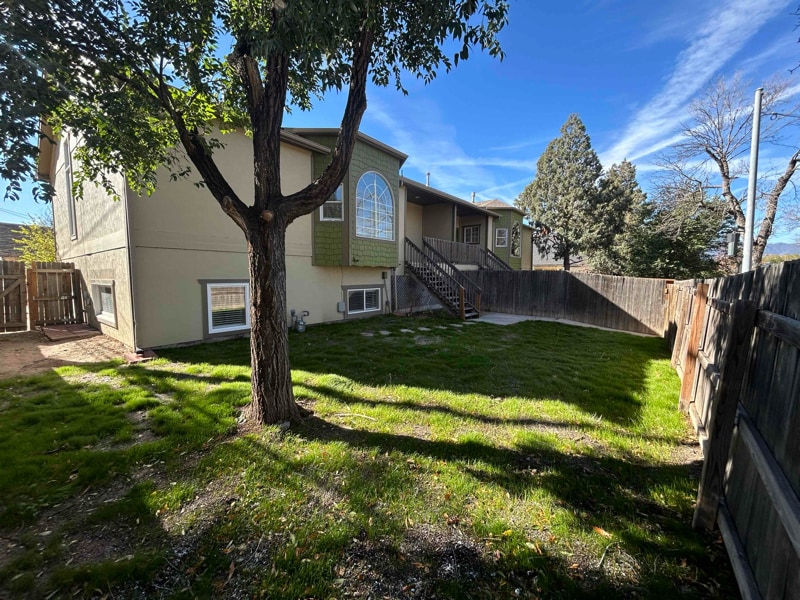Building Photo - 909 E Uintah St