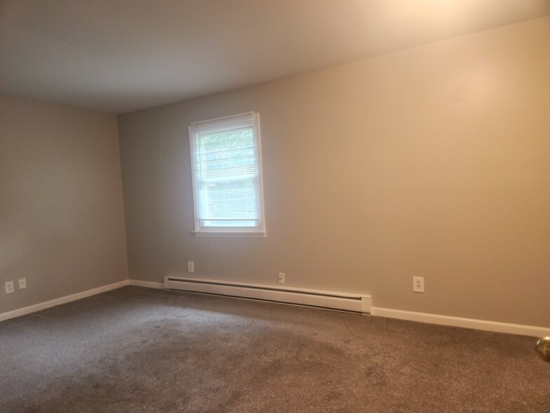 Master Bedroom - 3373 Van Dyke Rd