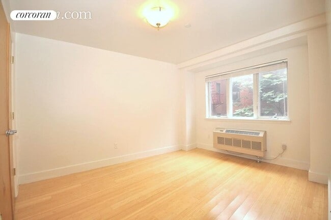 Building Photo - 1735 Caton Ave