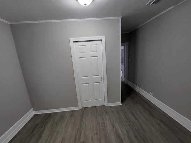 Building Photo - 602 NW 1st Ave