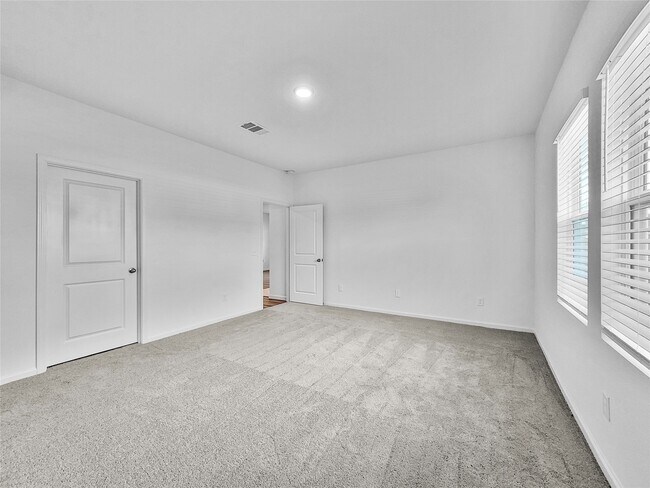 Building Photo - 28414 Selsdon Ct