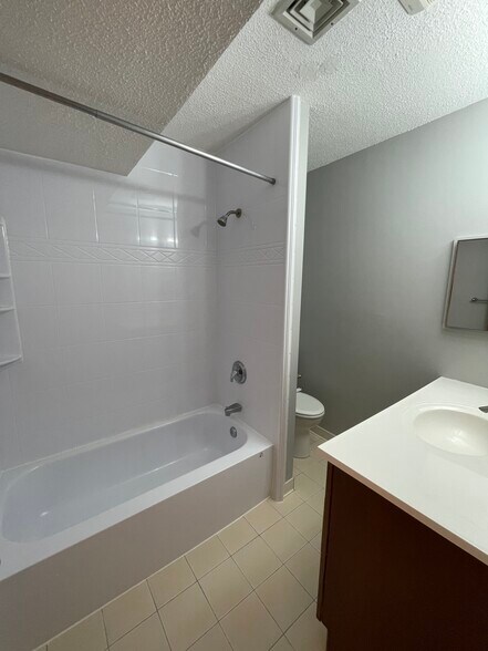 Building Photo - 1850 Beacon St