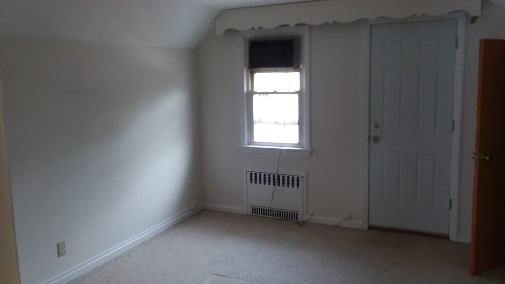 Building Photo - 260 Elsmere Pl