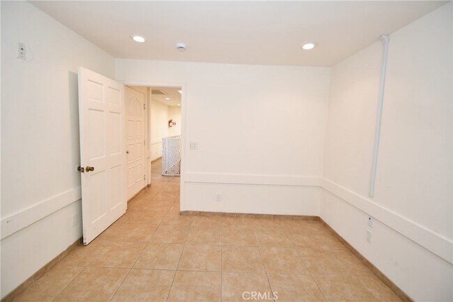 Building Photo - 14103 Fonthill Ave