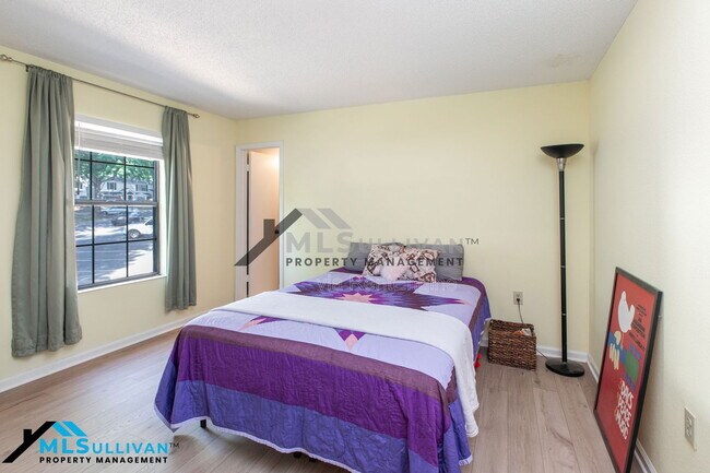 Building Photo - 7908 Falcon Rest Cir