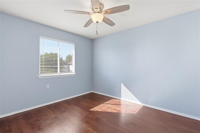 Building Photo - 1109 Mooreland Dr