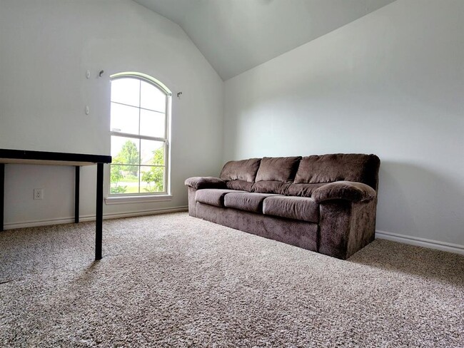 Building Photo - 2400 Frisco Way
