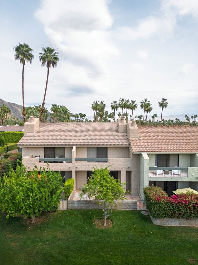 Building Photo - AVAILABLE NOW!! 2 Bedroom 3 Bathroom condo in Palm Springs!
