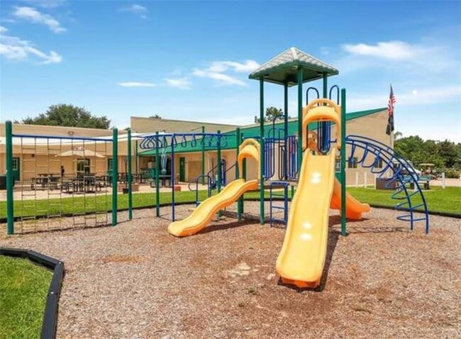 Building Photo - 2413 Limewood Ave