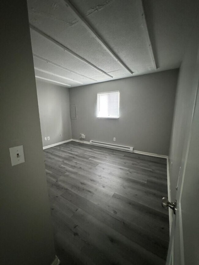 Building Photo - 6621 Fairfield Ave