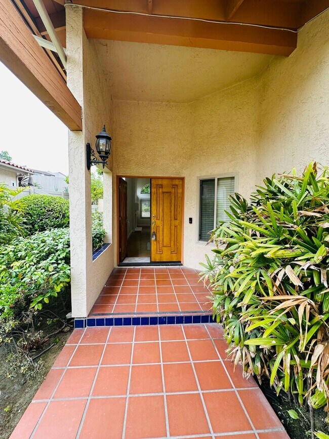 Building Photo - Luxury remodeled 4 bedroom, 3 bath in prime central location!
