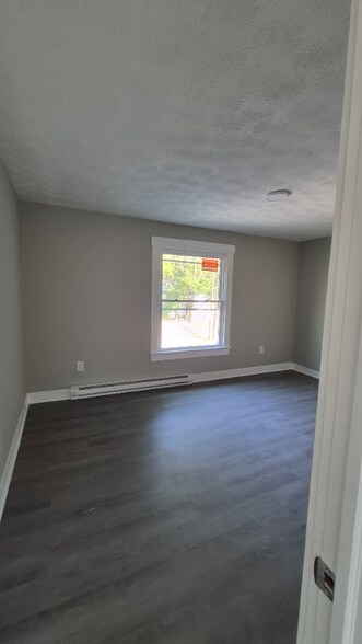 Building Photo - 916 Riverview Terrace