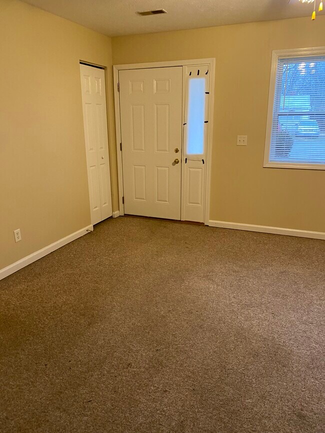 Building Photo - 10 Homer Ave