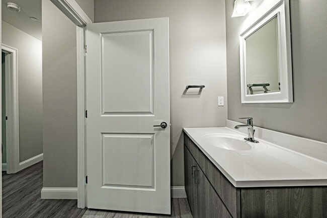 Building Photo - Lakewood Apartments- 19 Eco Way