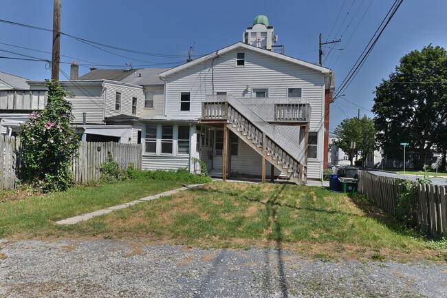Building Photo - 42 E Locust St